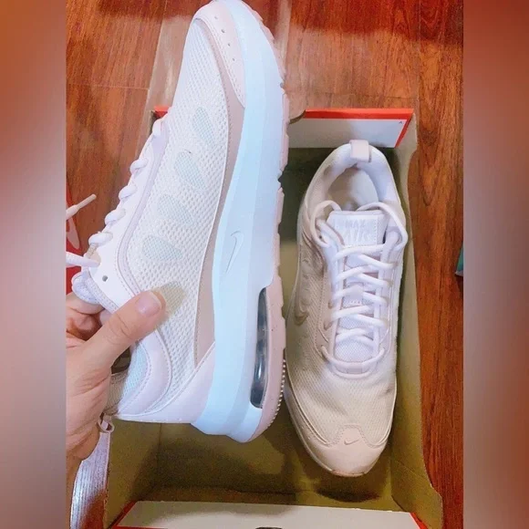 NWT Nike‎ Air Max AP Women’s Shoes 11 light pink color - Picture 10 of 12